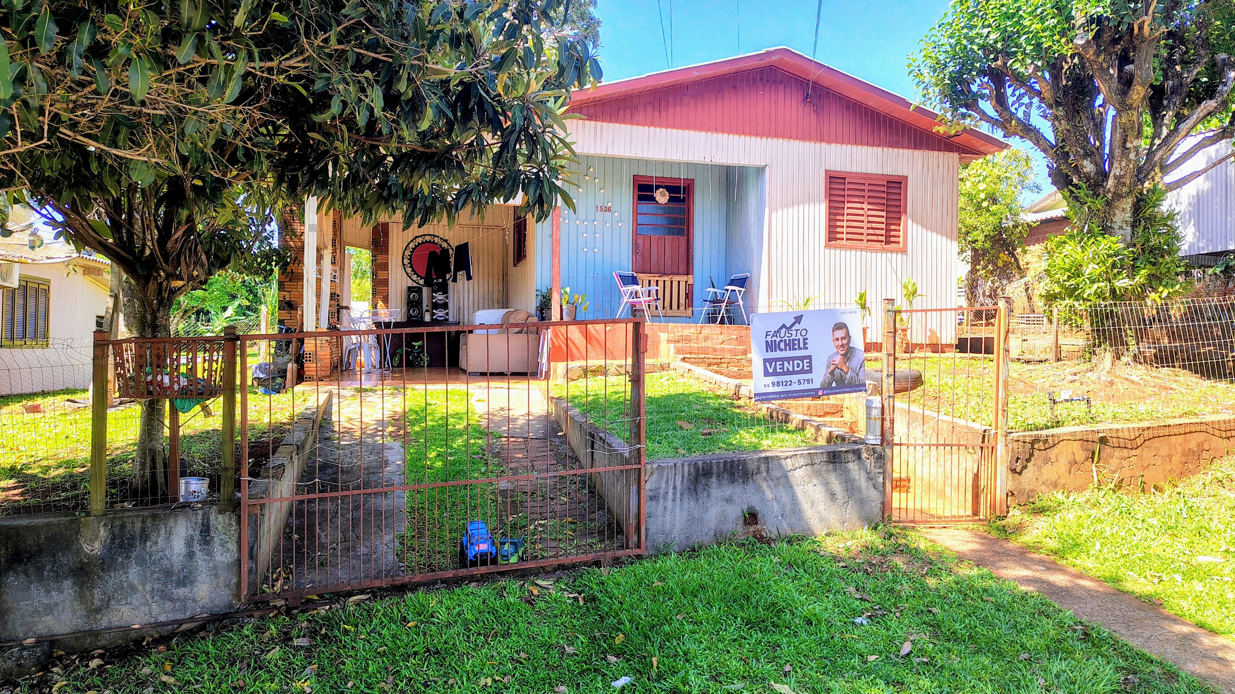 Duas casas de madeira à venda em São Martinho/RS